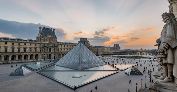 Louvre Closes as France Deploys Thousands of Police Ahead of Nationwide Protests